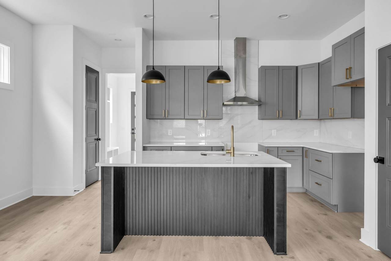 2110 11th Ave - Photo 1
