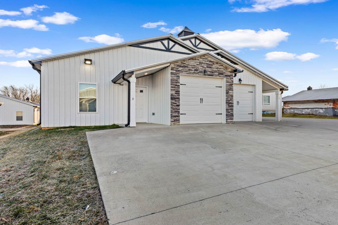 160 Bainbridge Dr - Photo 1