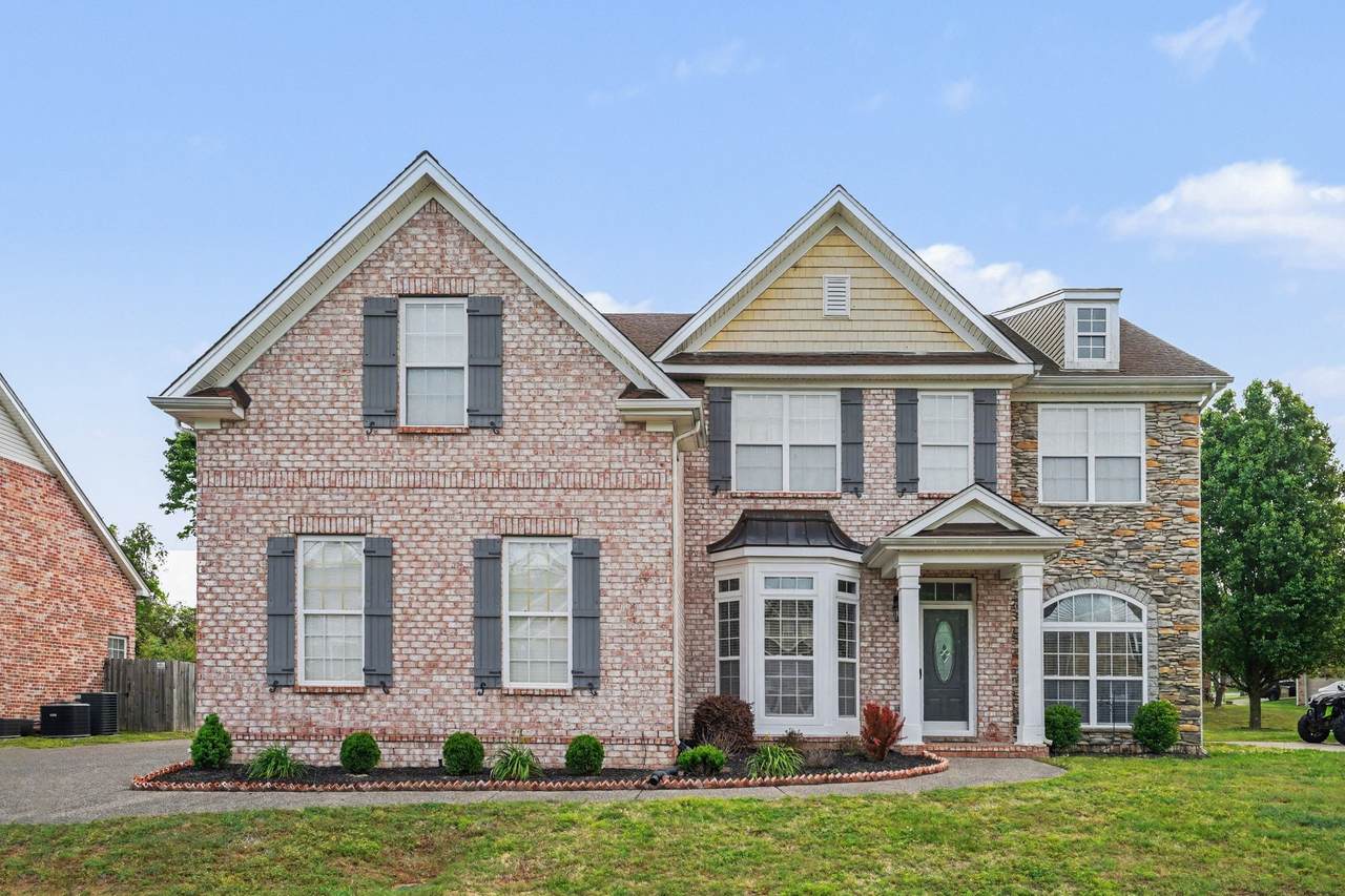 1820 Woodland Farms Ct - Photo 1