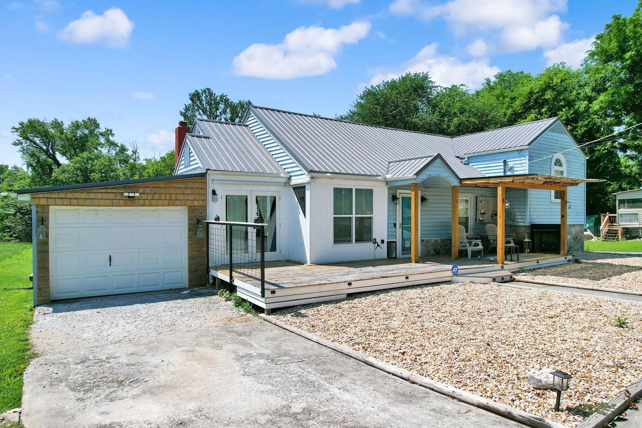 1320 Benton Pike - Photo 1