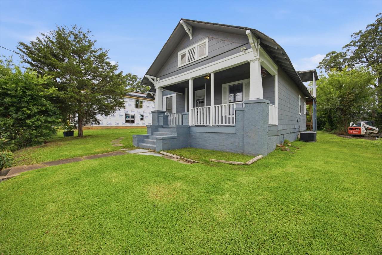 2111 Chamberlain Avenue - Photo 1