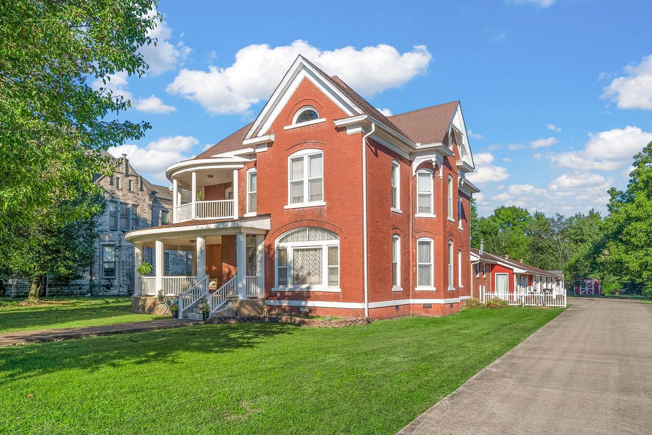 112 E Park St - Photo 1