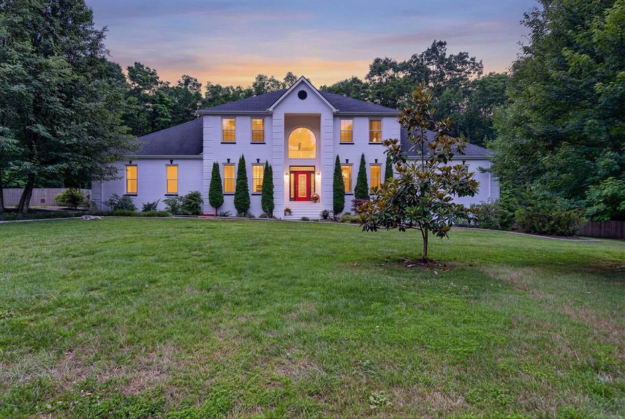 307 Laurel Cir - Photo 1
