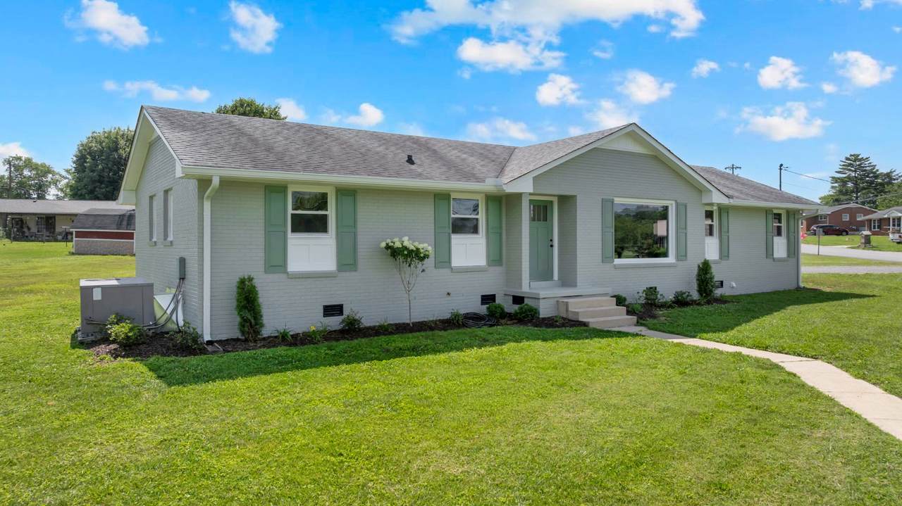 202 Lee Ln - Photo 1