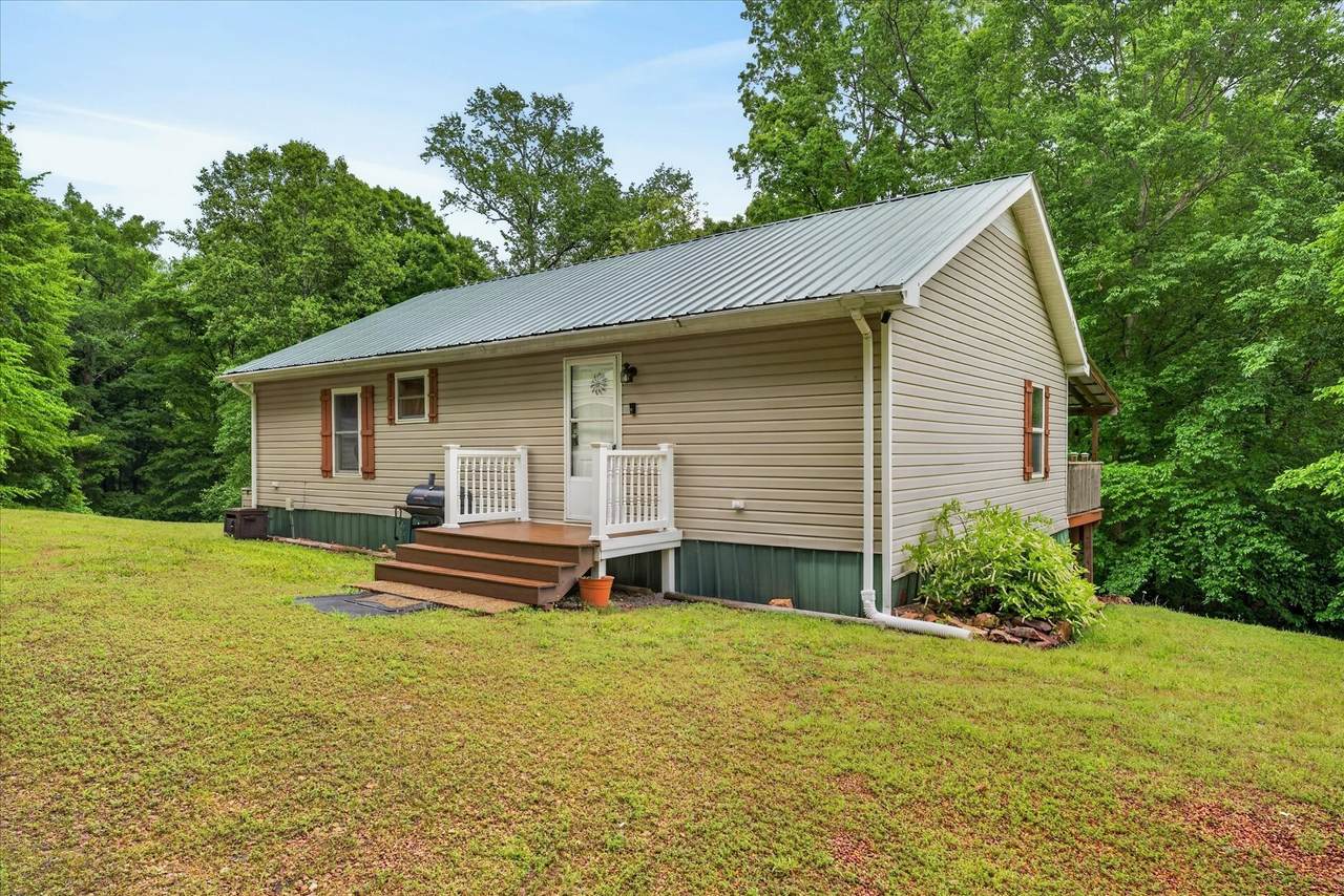 122 Lakeview Rd - Photo 1