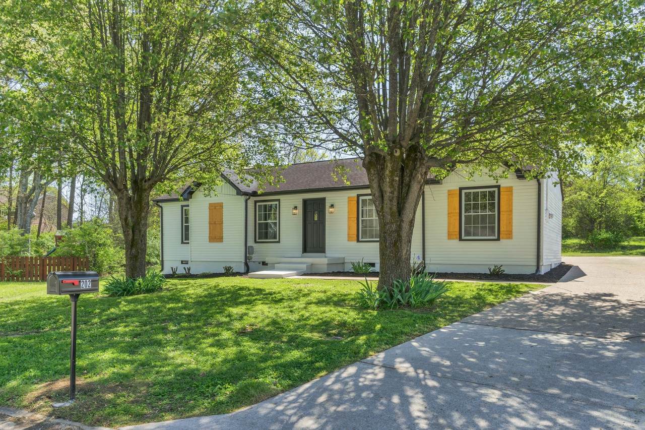 202 Timberlake Dr - Photo 1