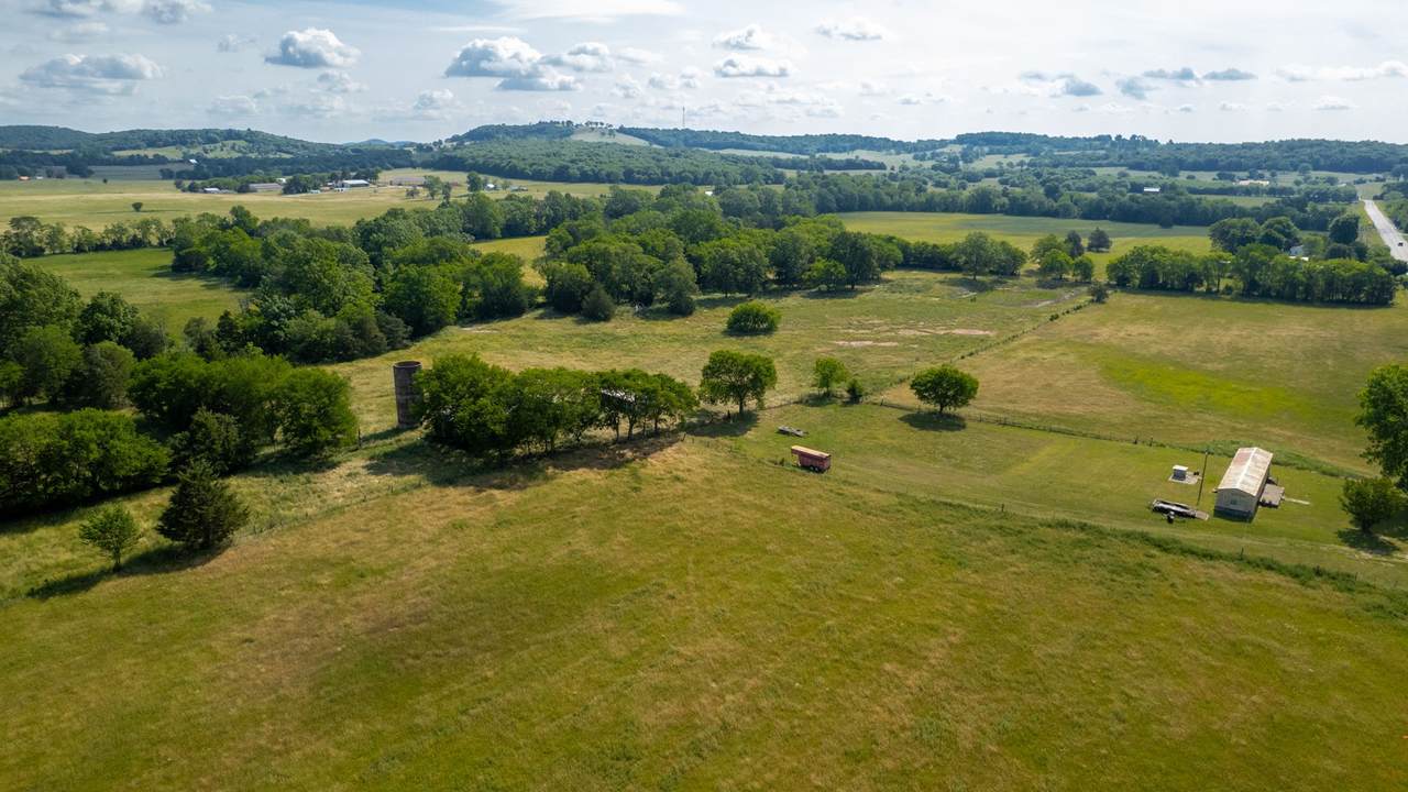 2393 Trousdale Ferry Pike - Photo 1