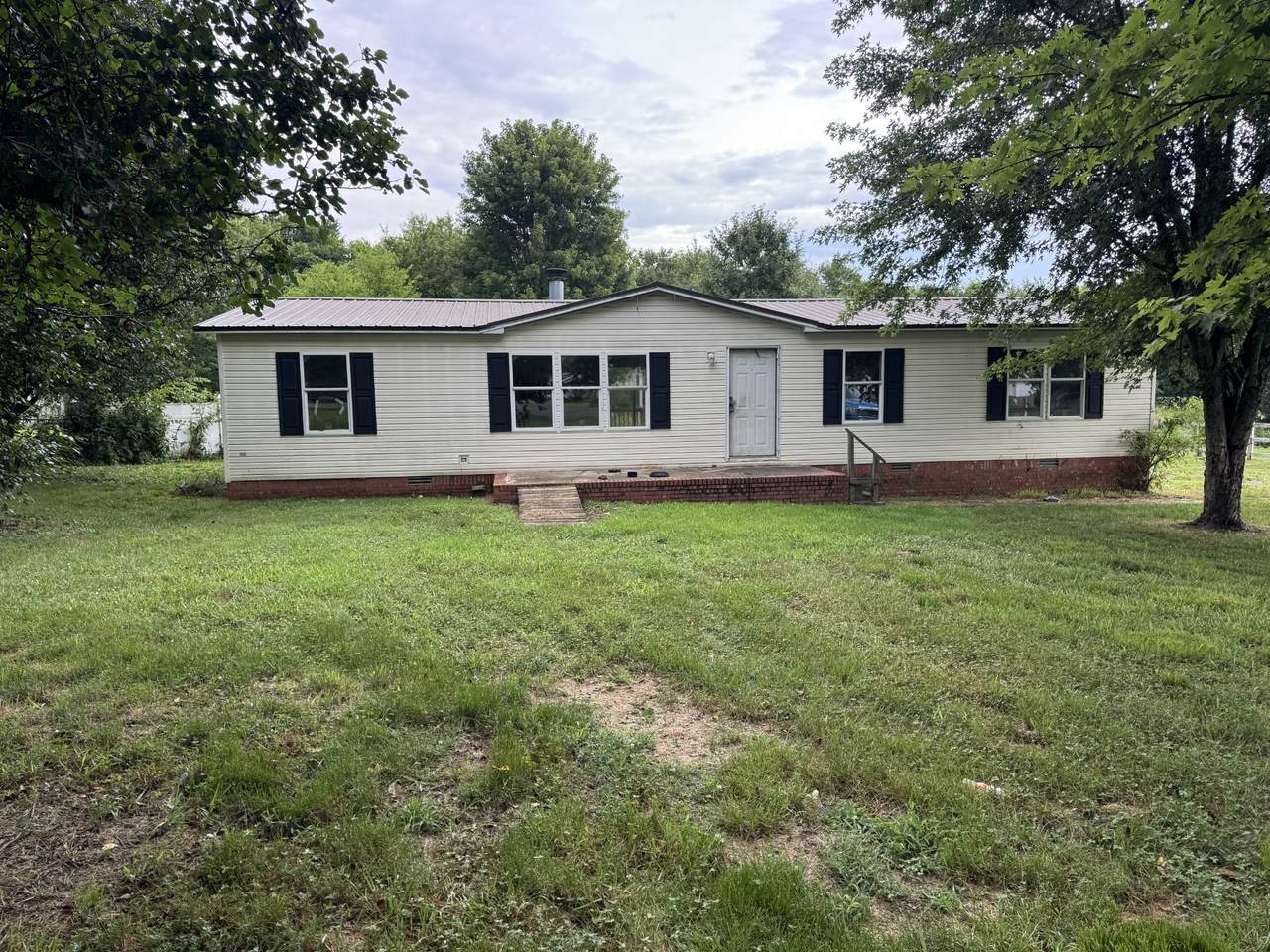 107 Elton Ct - Photo 1