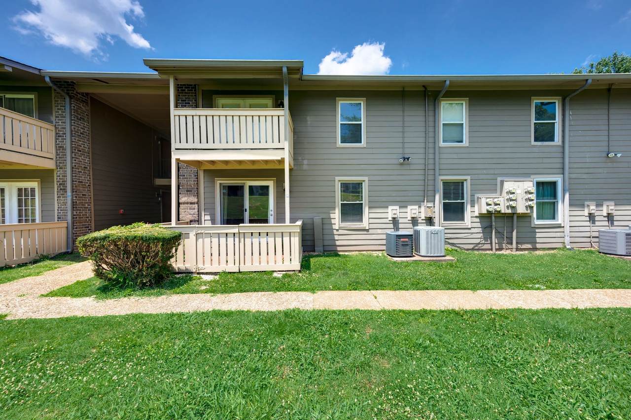 709 Ashlawn Pl - Photo 1