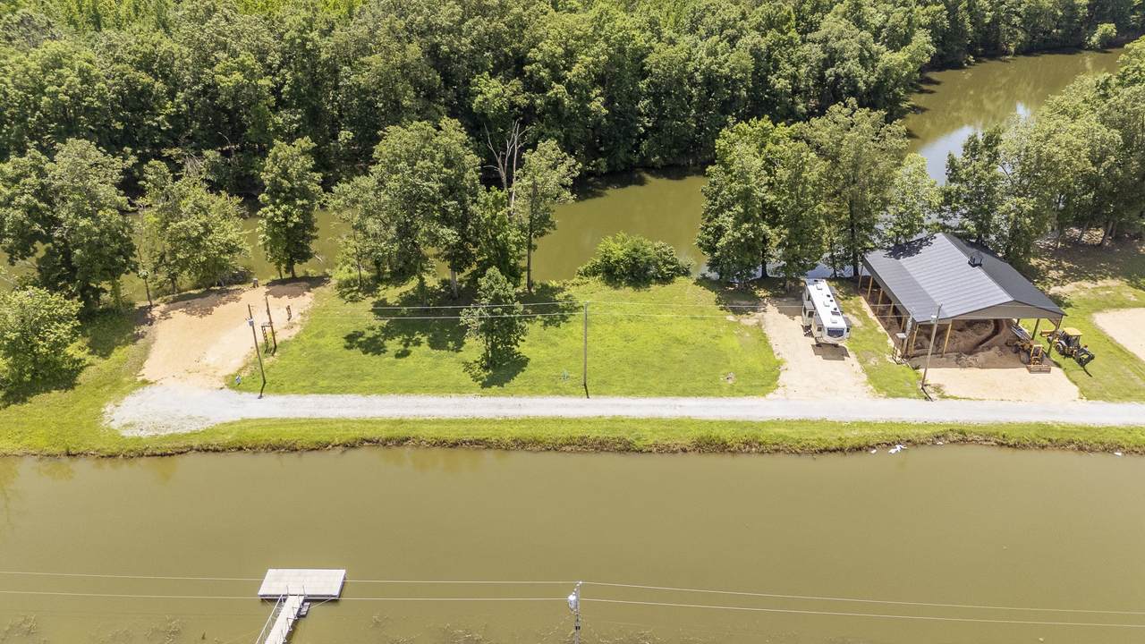 242 Drake Dr - Photo 1