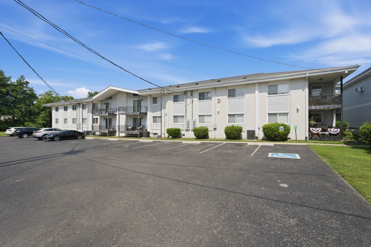 613 Hillsboro Rd - Photo 1