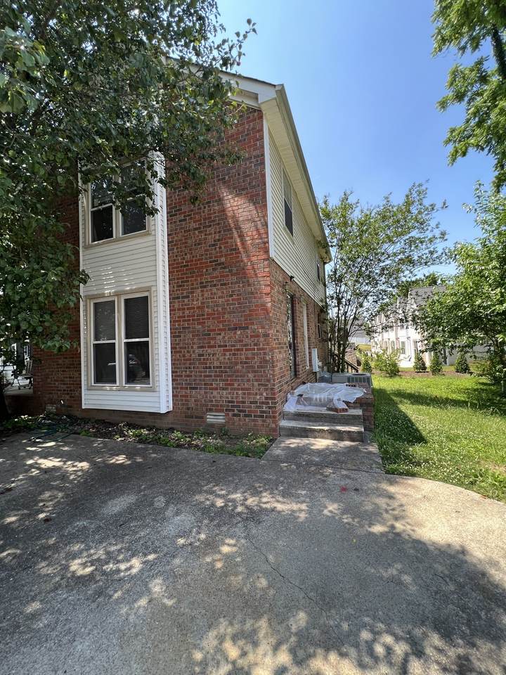 1002 Silver Point Dr - Photo 1