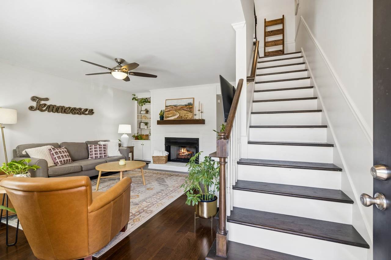 917 Brentwood Pt - Photo 1