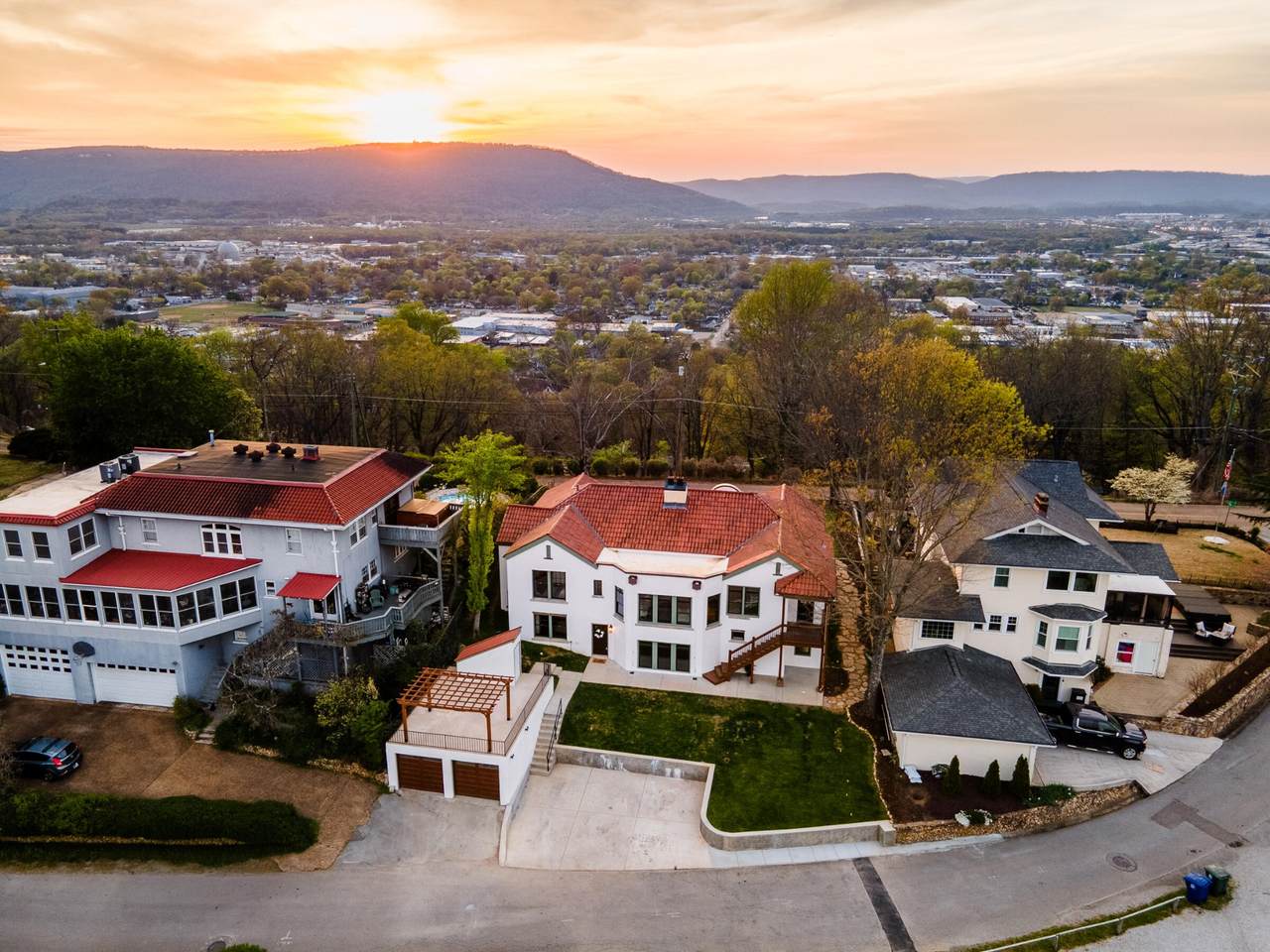 458 S Crest Road - Photo 1