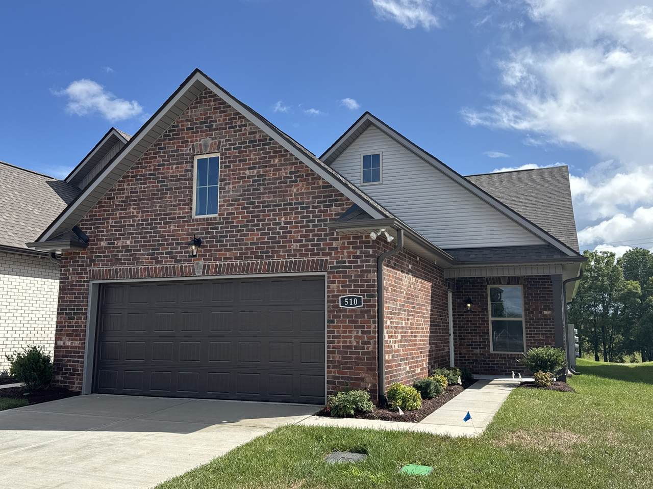 510 W Foxrun - Photo 1