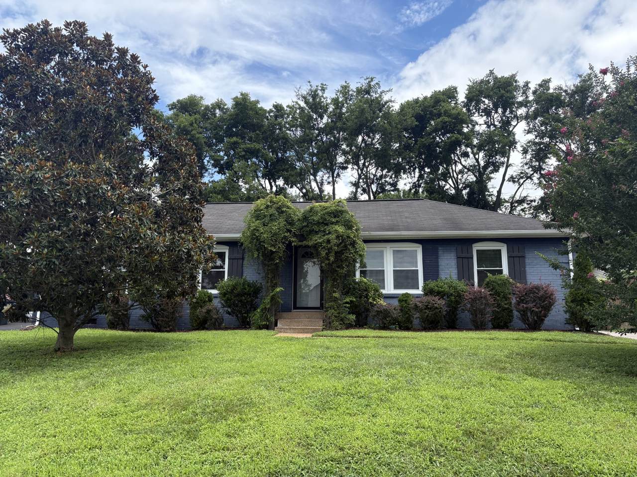 514 Continental Dr - Photo 1
