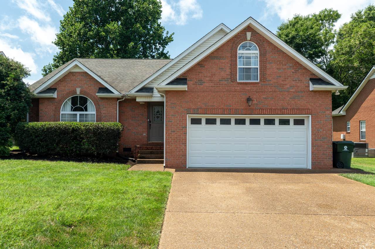 233 Lone Oak Dr - Photo 1