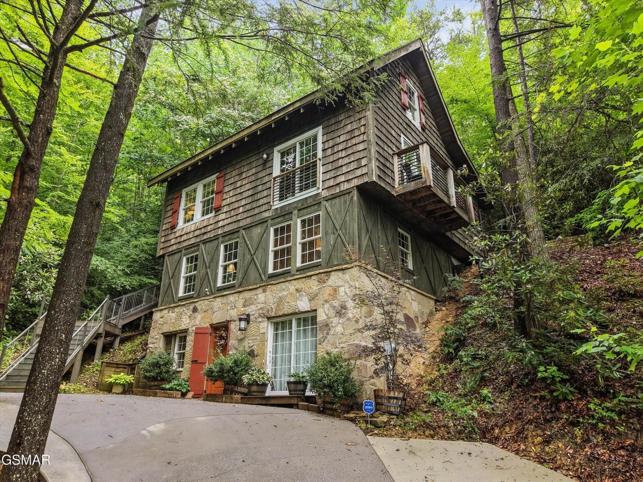 345 Gatlin Drive - Photo 1