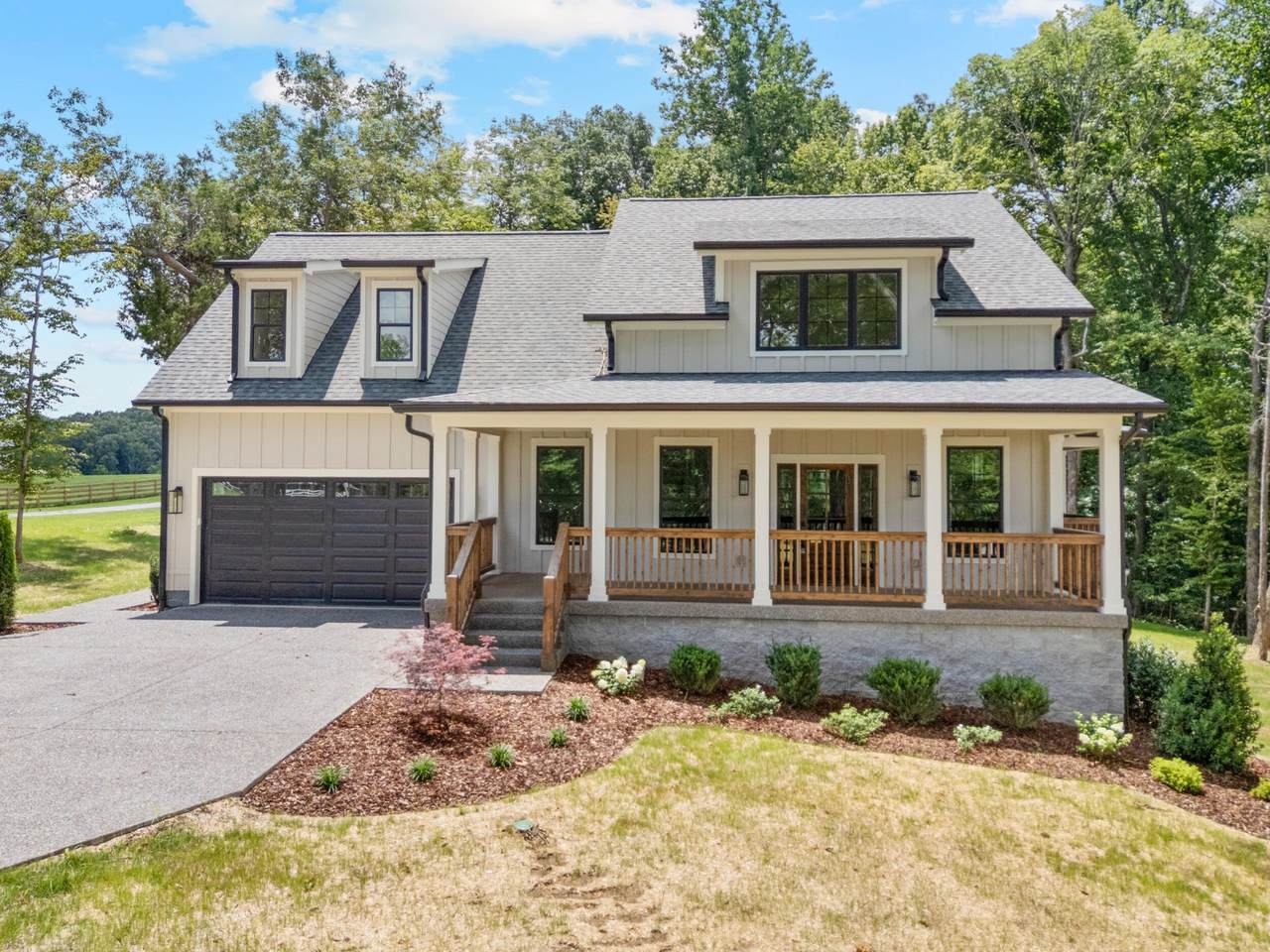 910 Steele Rd - Photo 1