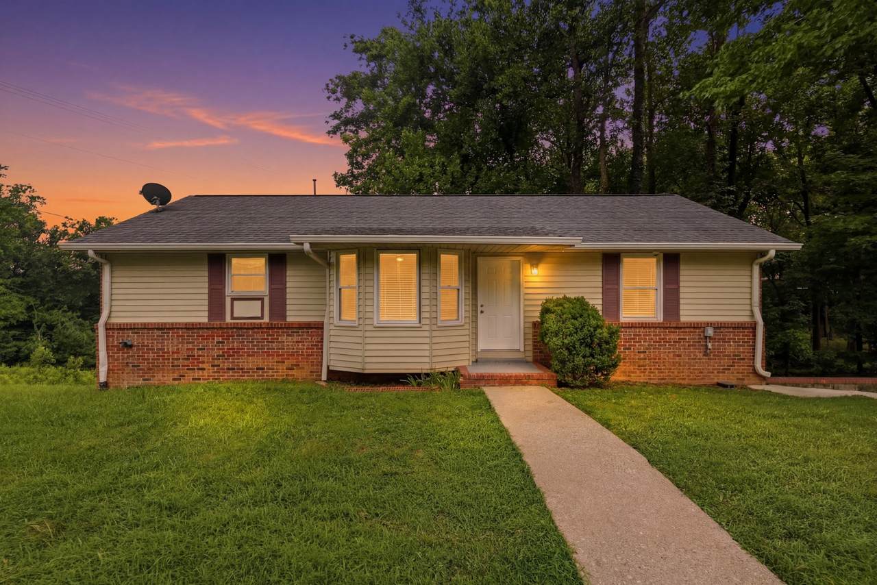 1018 Tulip Dr - Photo 1