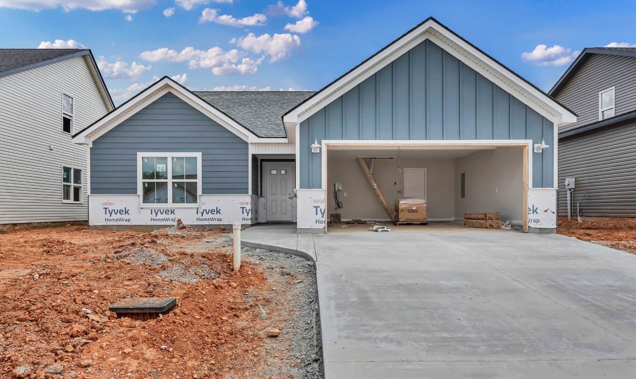 2721 Brewster Dr - Photo 1