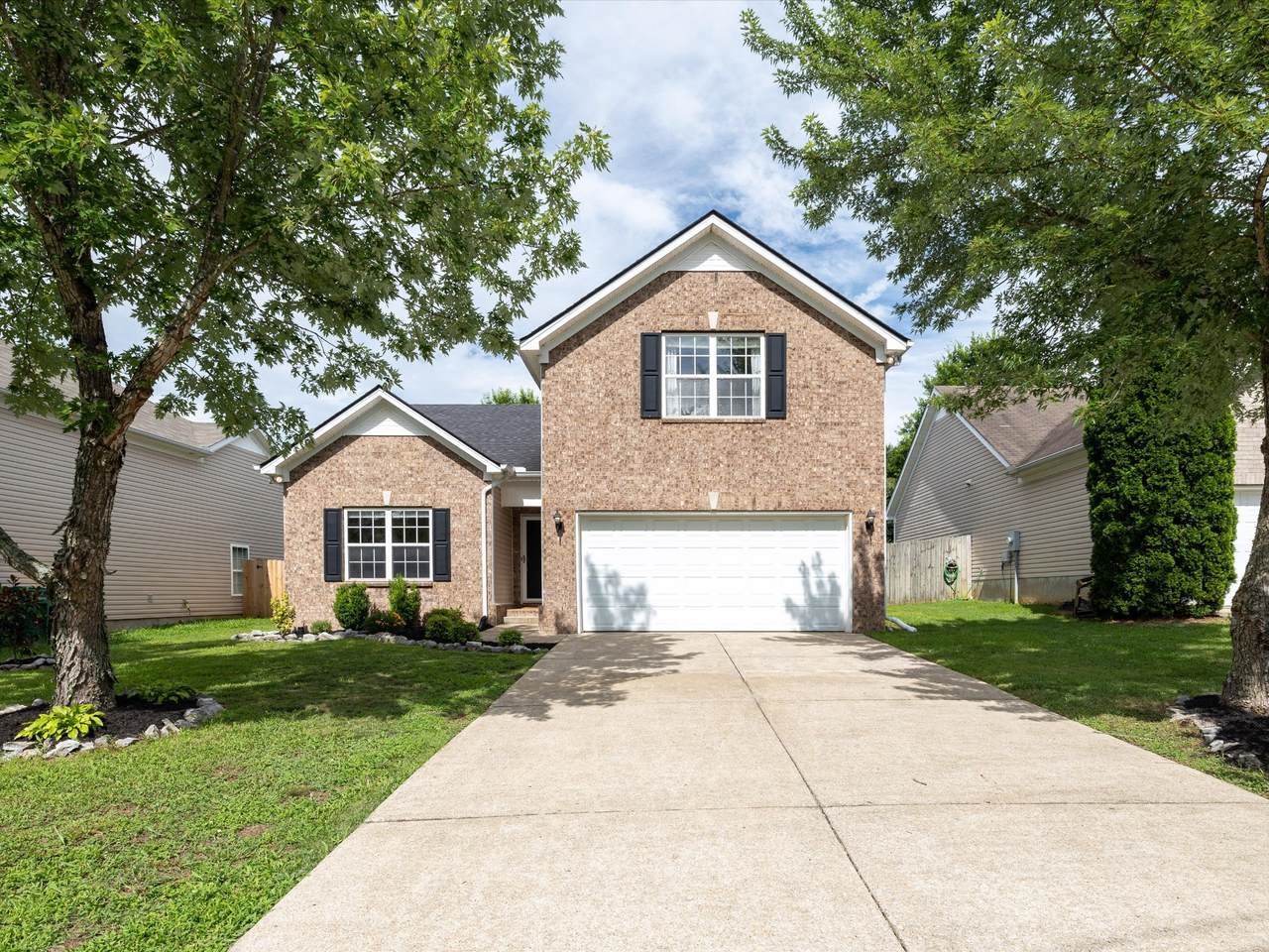 2132 Deer Valley Dr - Photo 1