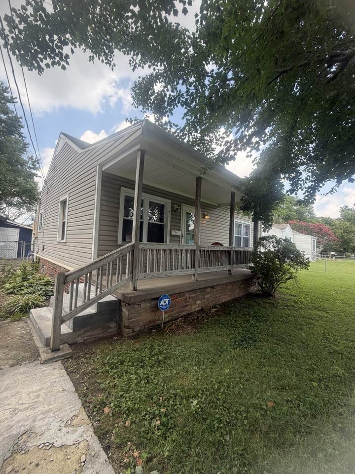 406 Crestview Dr - Photo 1