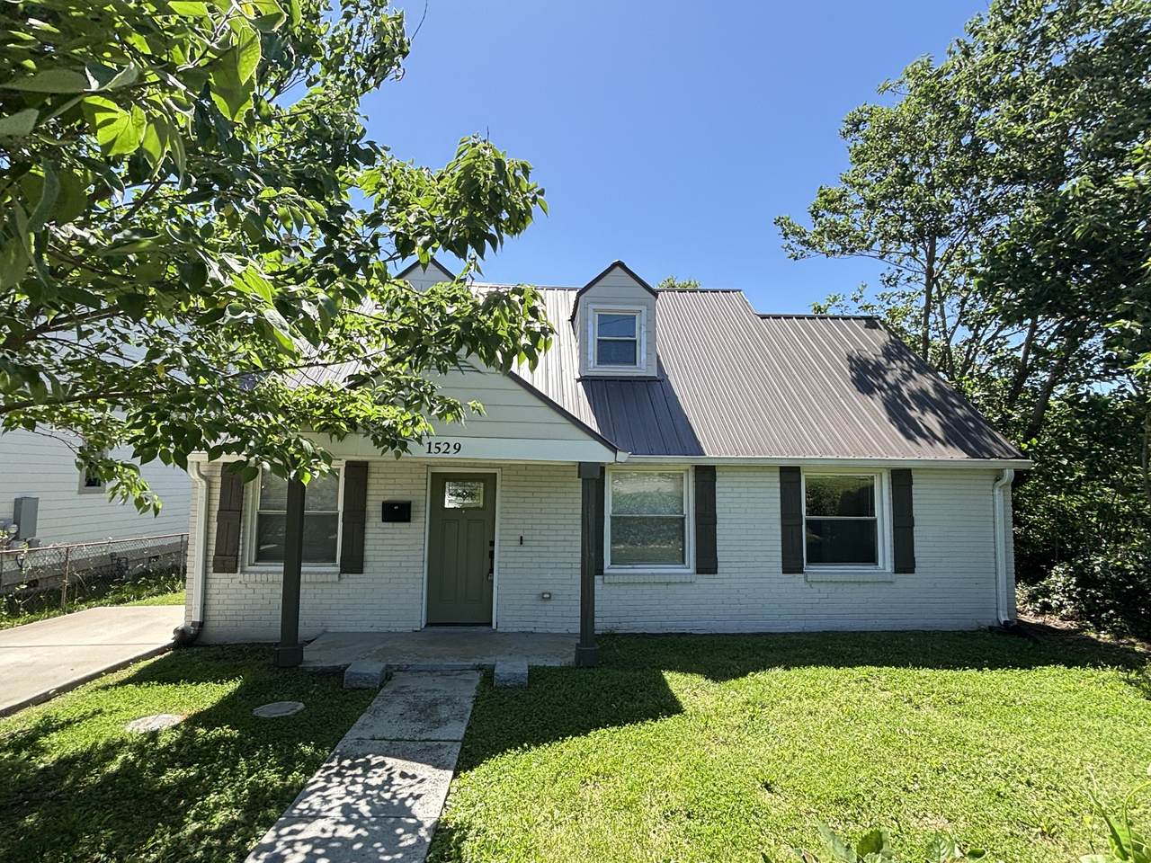 1529 21st Ave - Photo 1