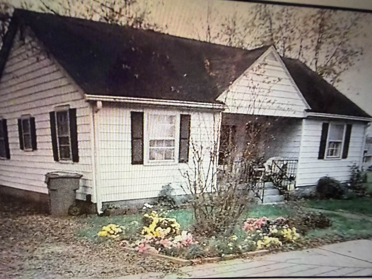 127 Center St - Photo 1