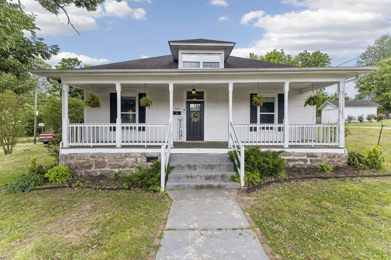 204 Jefferson Ave - Photo 1