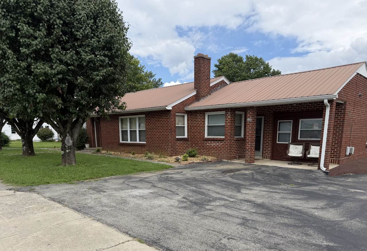 266 Sparta St - Photo 1
