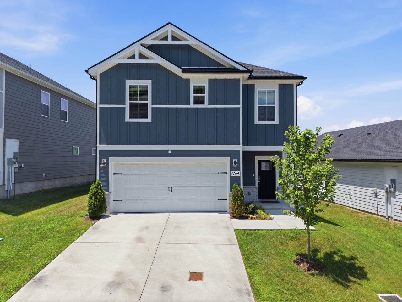 1704 Flora Grv - Photo 1