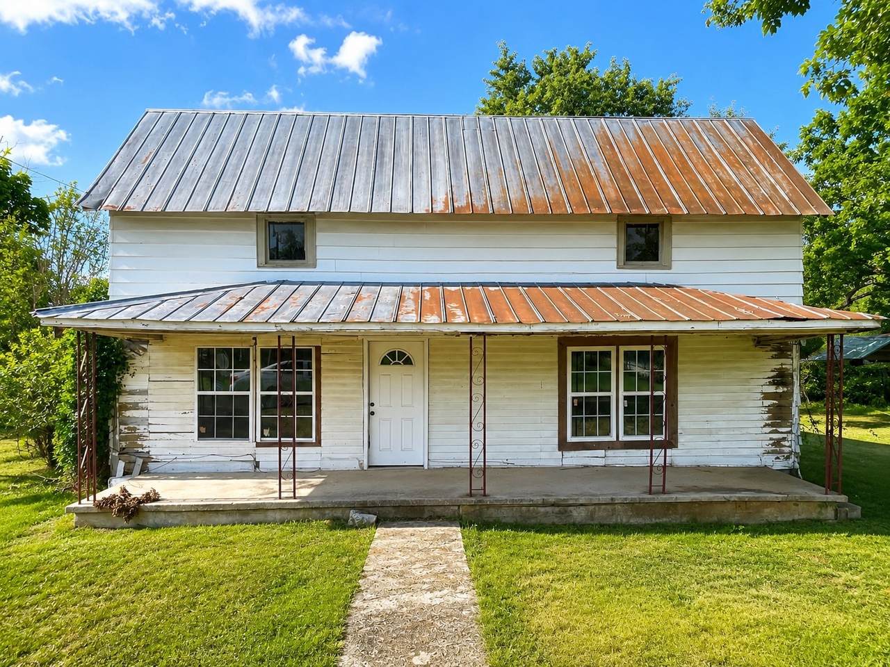 302 Water St - Photo 1