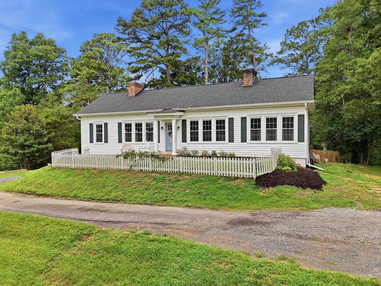 210 James Avenue - Photo 1