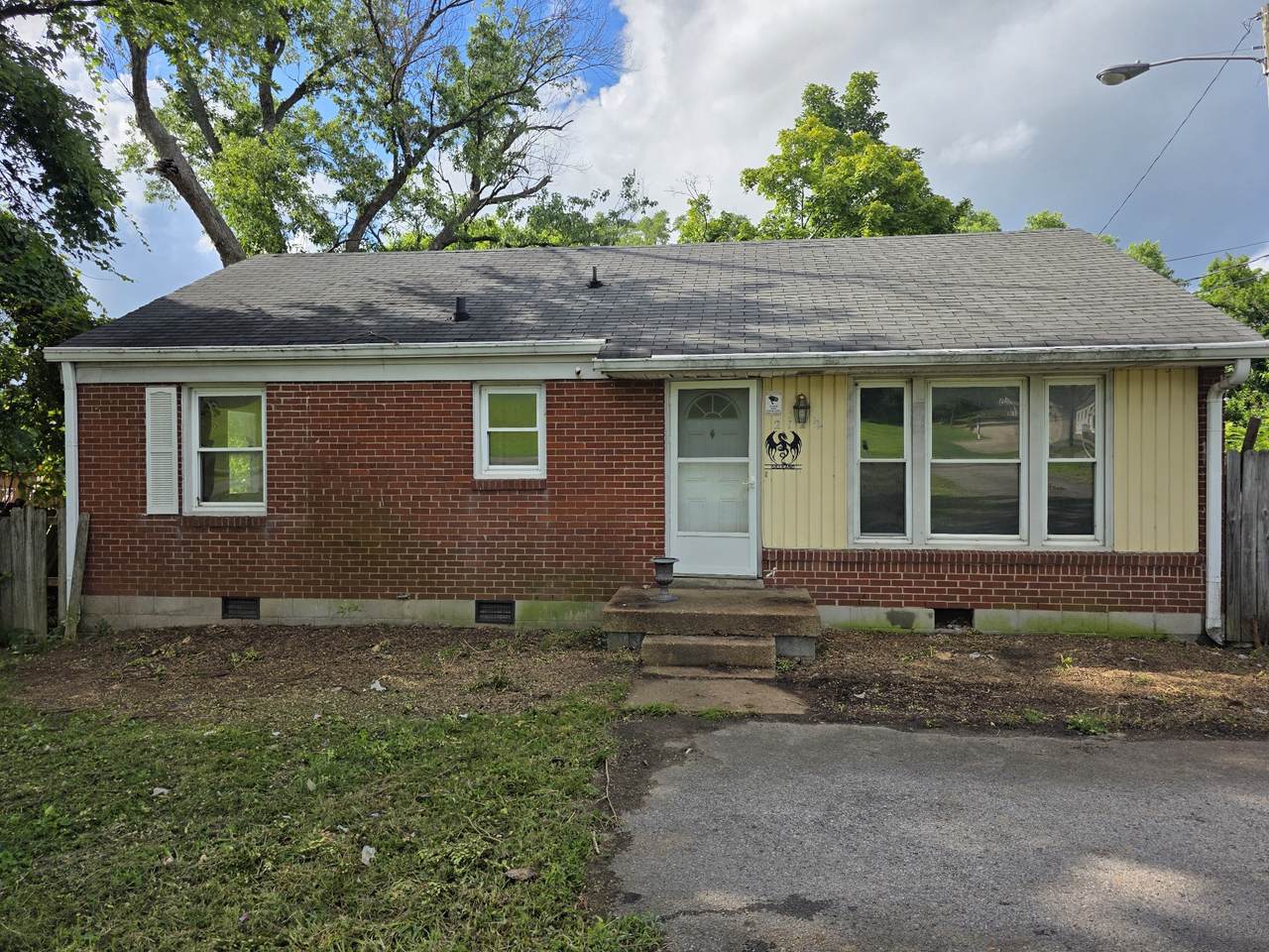 2122 Elm Hill Pike - Photo 1
