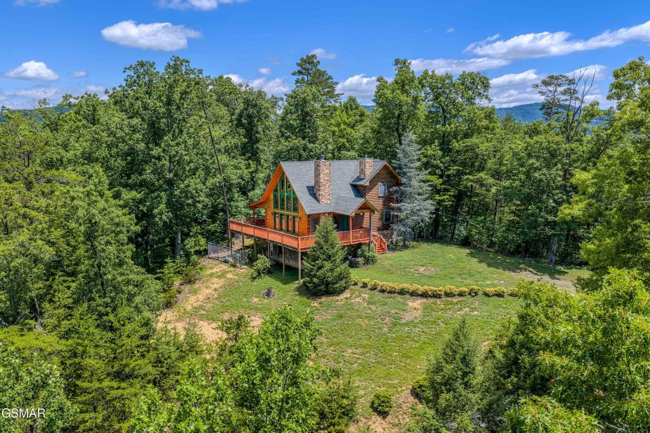1525 Mountain Trail Lane - Photo 1