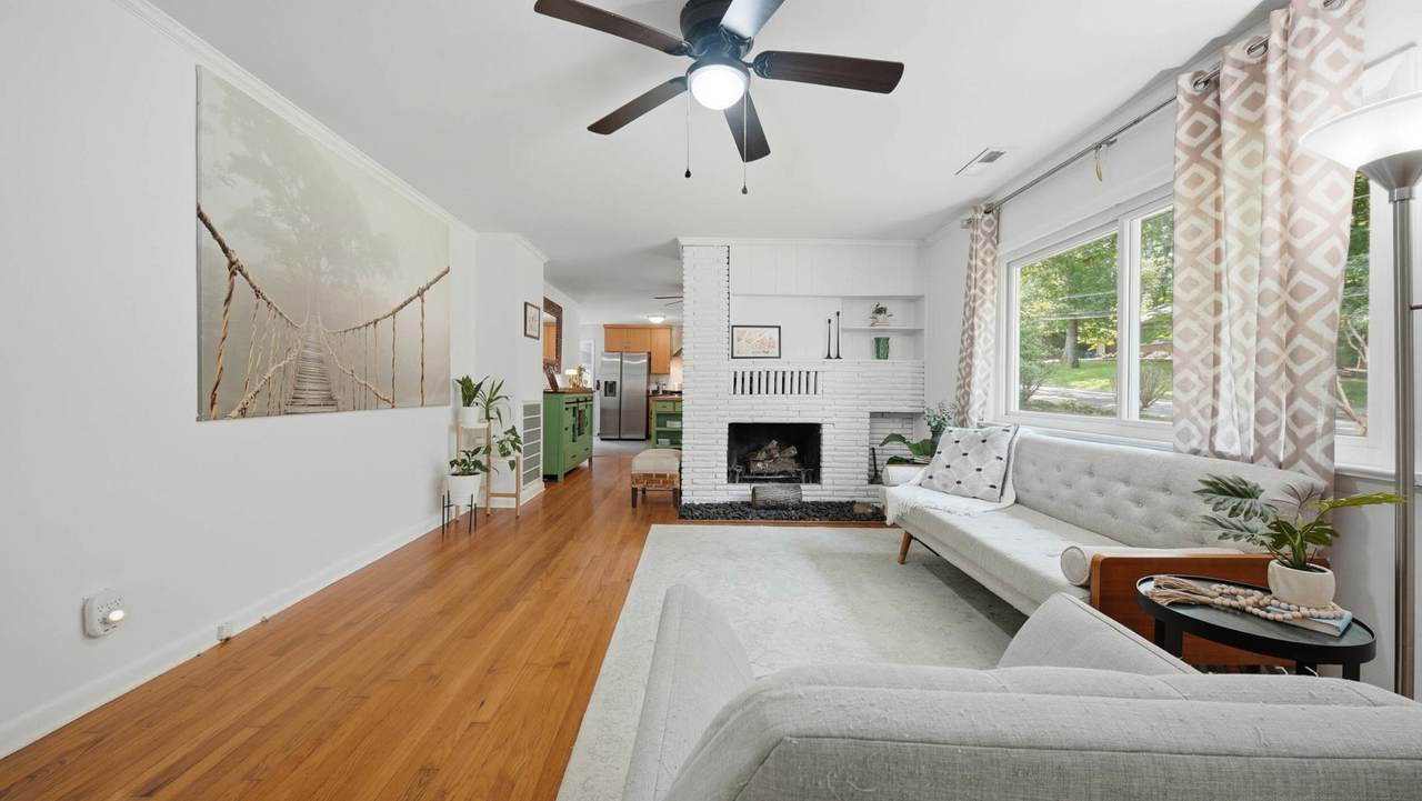 304 Oakmont Lane - Photo 1