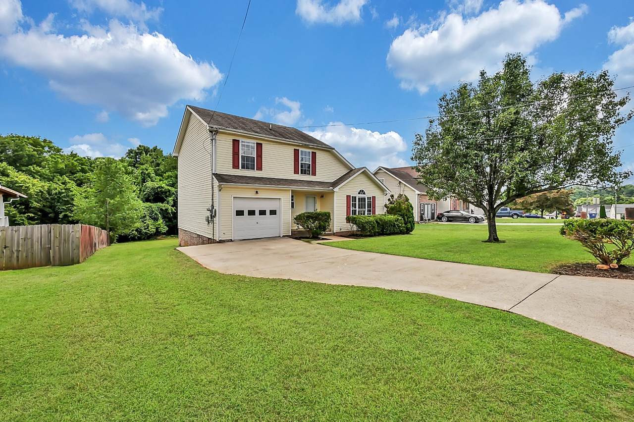 1445 Buchanon Dr - Photo 1