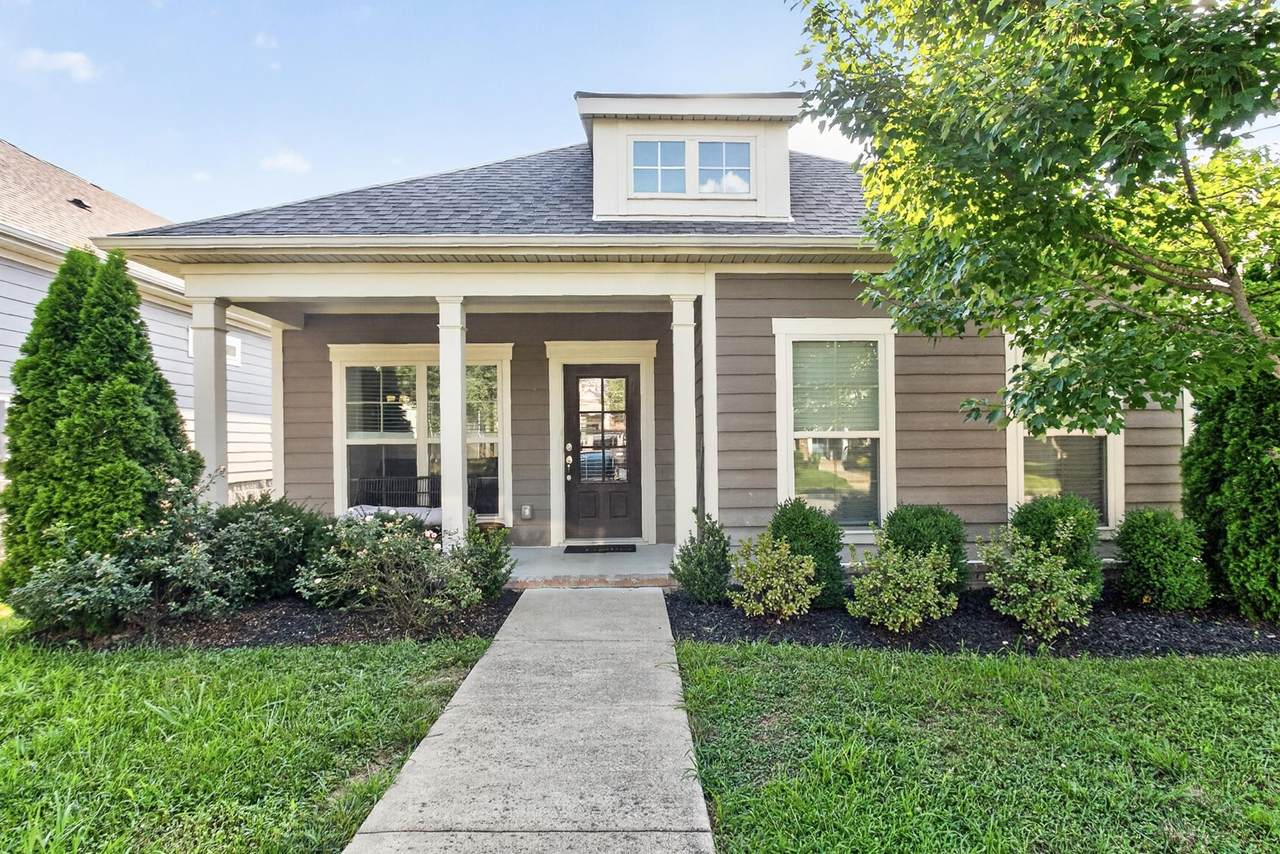 2060 Kirkwall Dr - Photo 1
