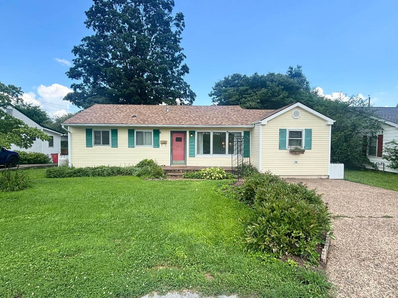 306 Brentwood St - Photo 1