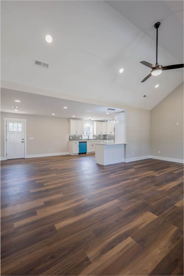 https://bt-photos.global.ssl.fastly.net/nashville/1280_boomver_1_RTC3285591-1.jpg
