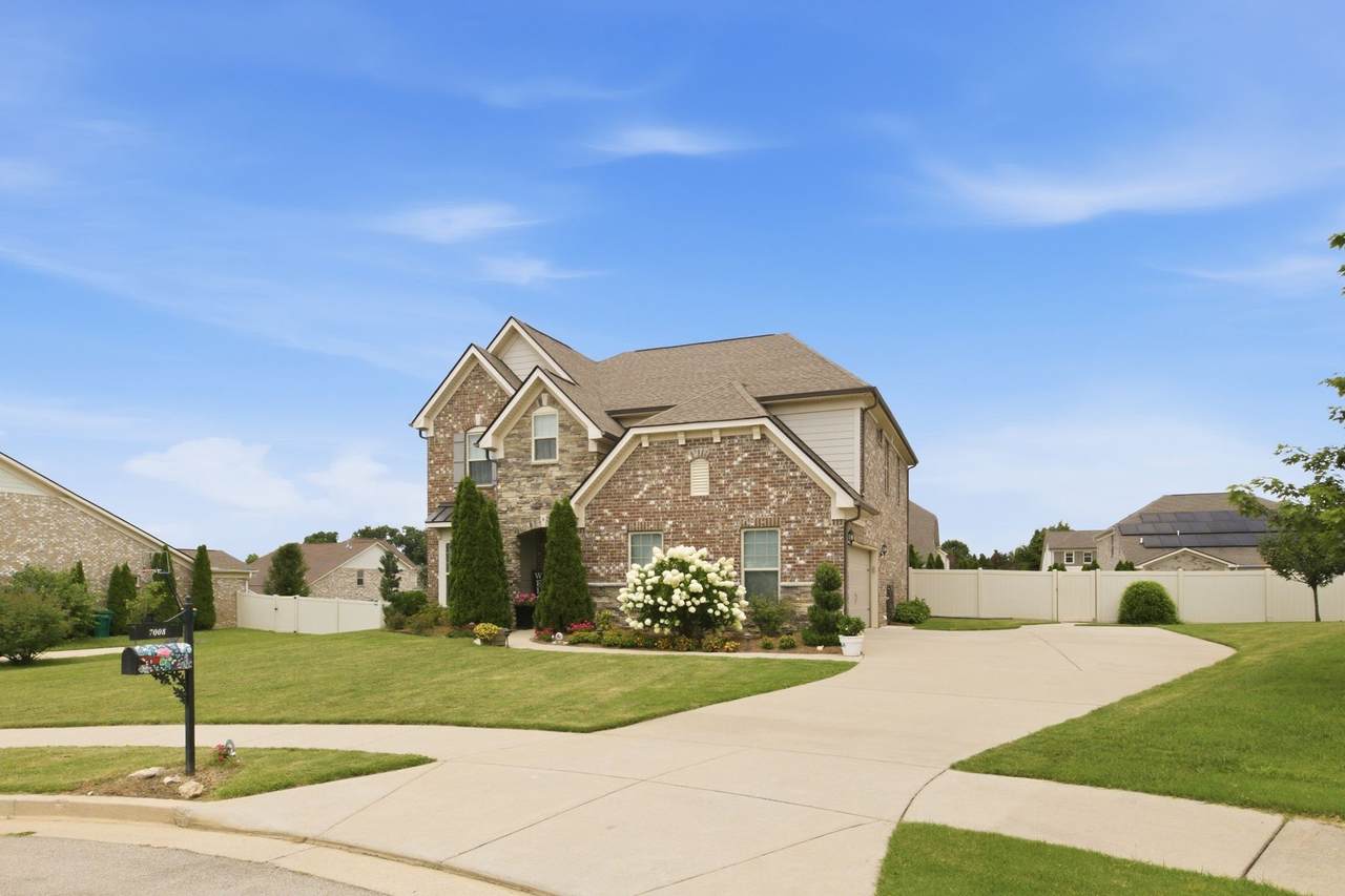 https://bt-photos.global.ssl.fastly.net/nashville/1280_boomver_1_RTC3285728-1.jpg