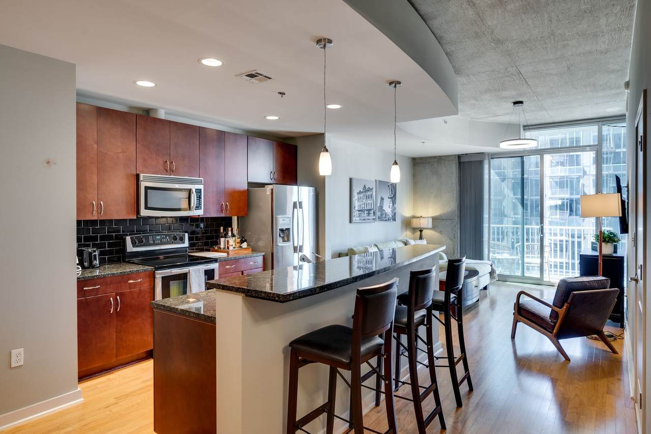 301 Demonbreun St - Photo 1