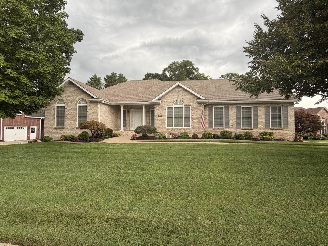 2559 Hedgerow Ln - Photo 1