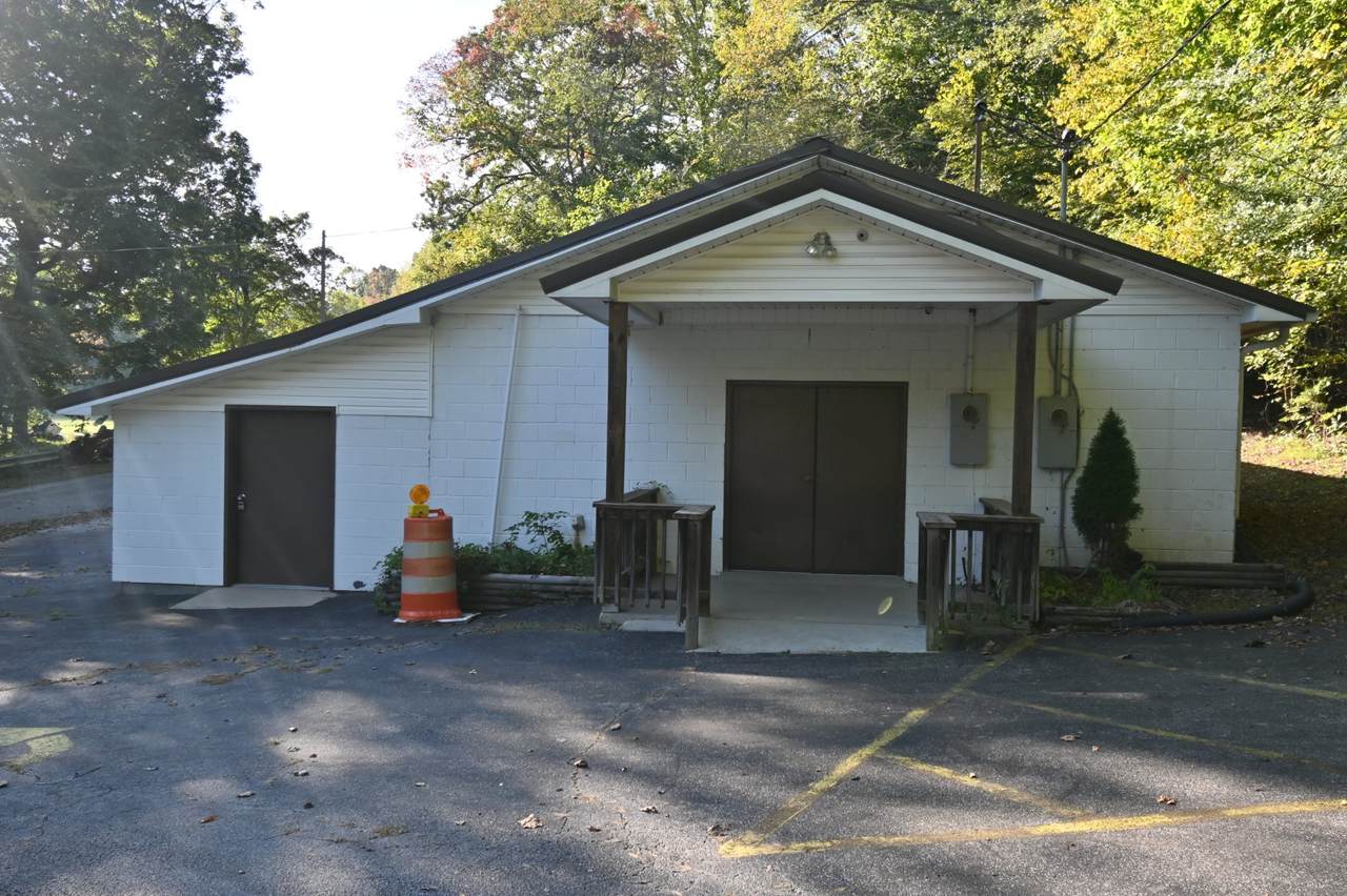 2222 Waynesboro Hwy - Photo 1