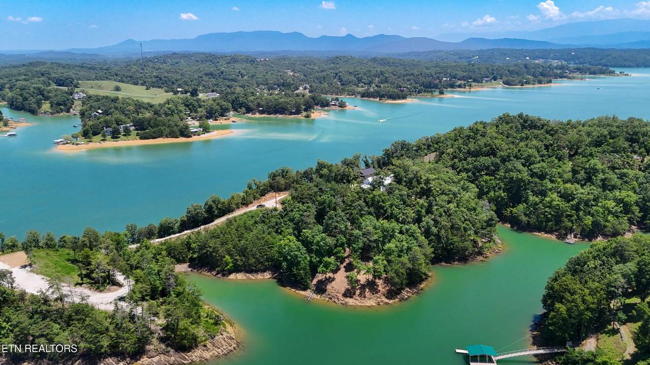 2 Lake Oaks Way - Photo 1