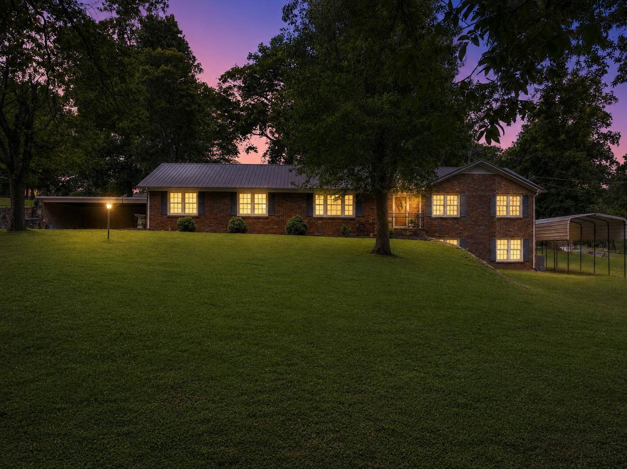 102 Jefferson Dr - Photo 1