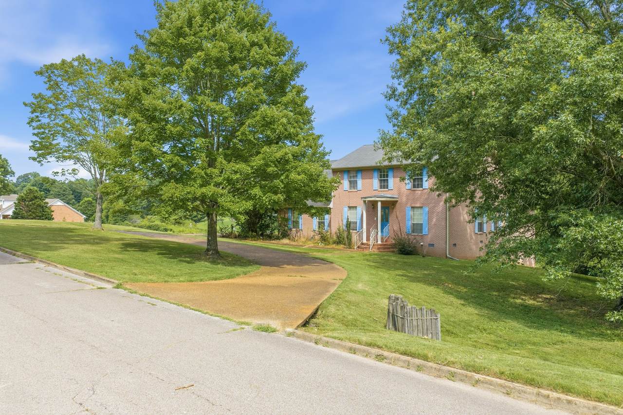 435 Lakeshore Dr - Photo 1
