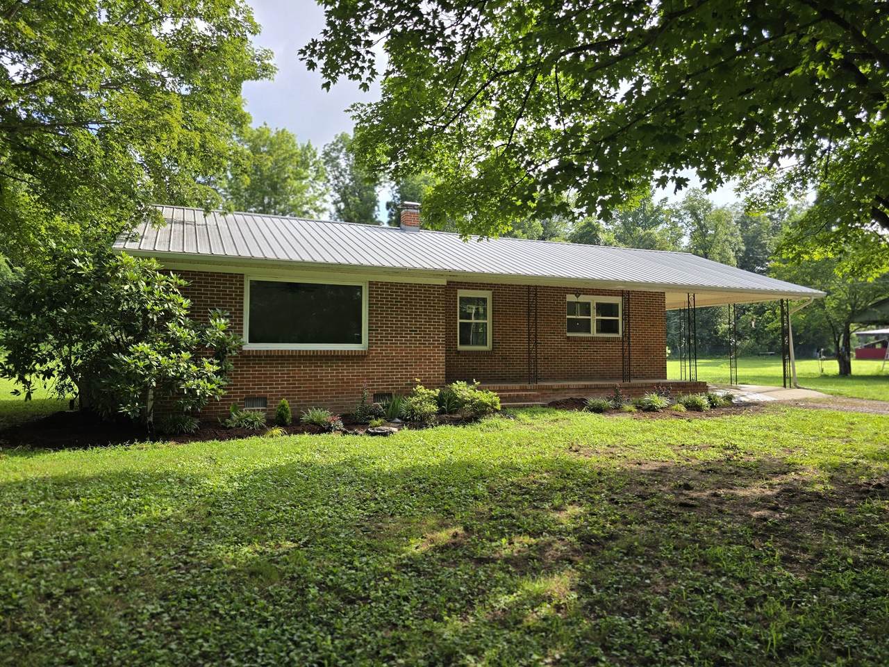 6117 Hills Creek Rd - Photo 1
