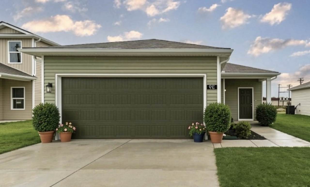 18 Stonehenge Circle - Photo 1